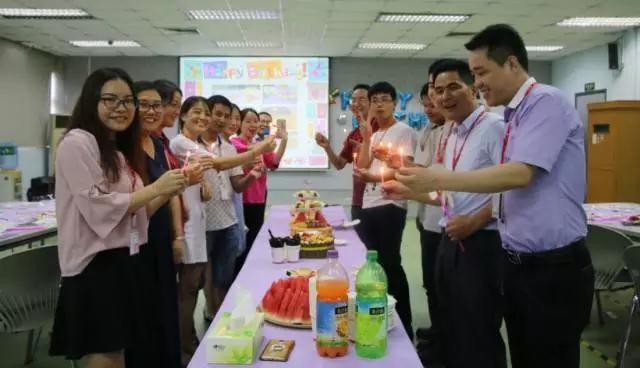 七月生日派對，轉出七彩人生